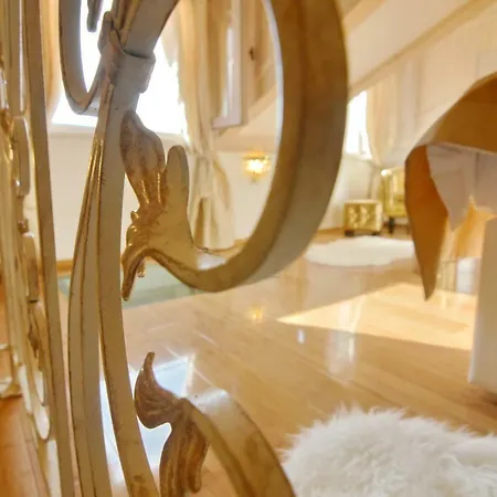 Madonna Della Strada A5 아파트 *